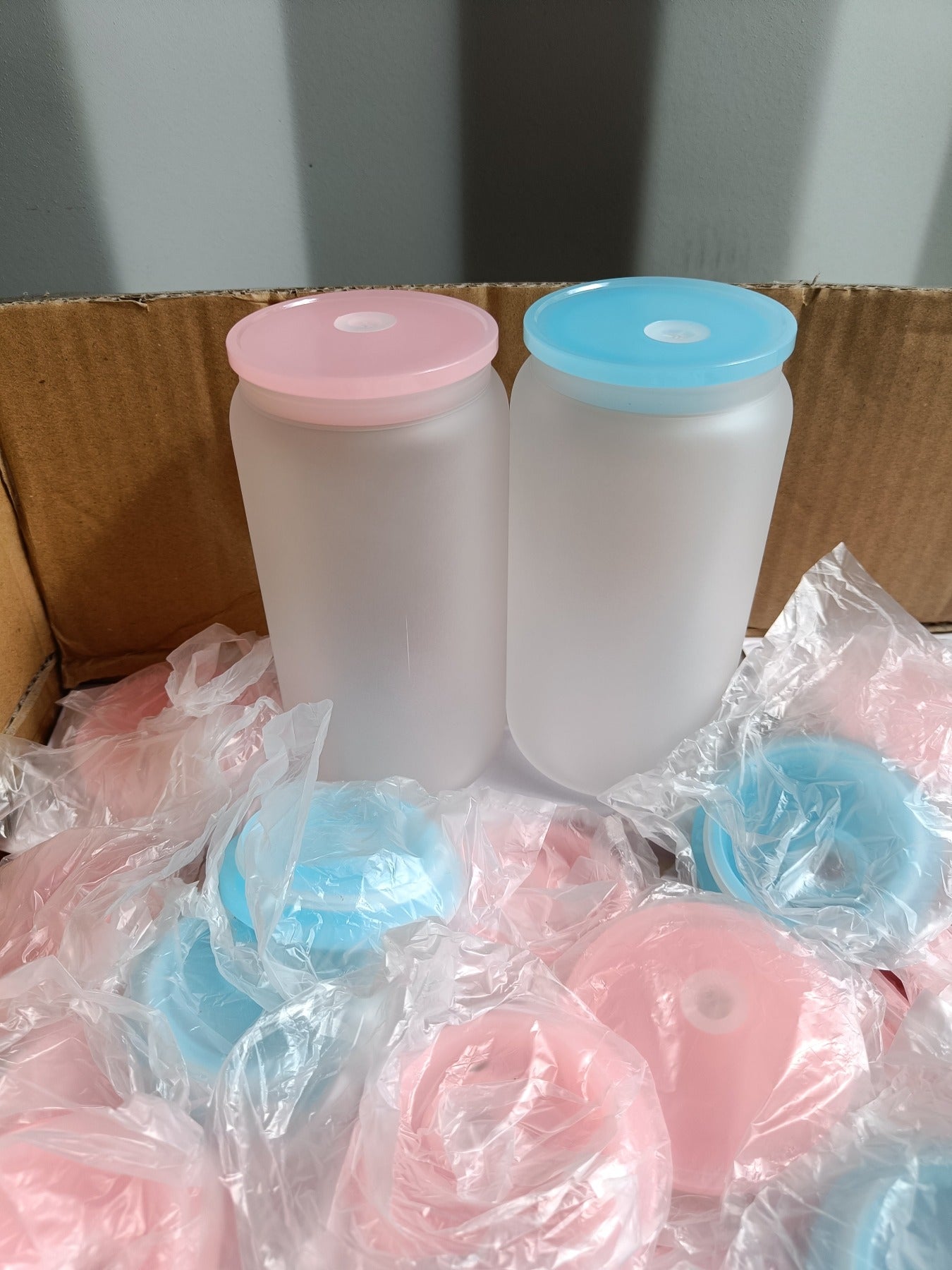 Coloured plastic lids for 16oz Glass cans